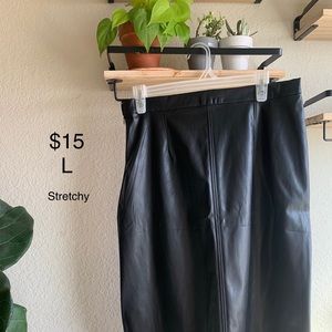 Black faux leather pencil skirt like new